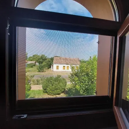 Schone Ferienwohnung In Ruhiger Lage 7 Km Zum Balaton 公寓
