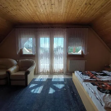 公寓 Schone Ferienwohnung In Ruhiger Lage 7 Km Zum Balaton Vors